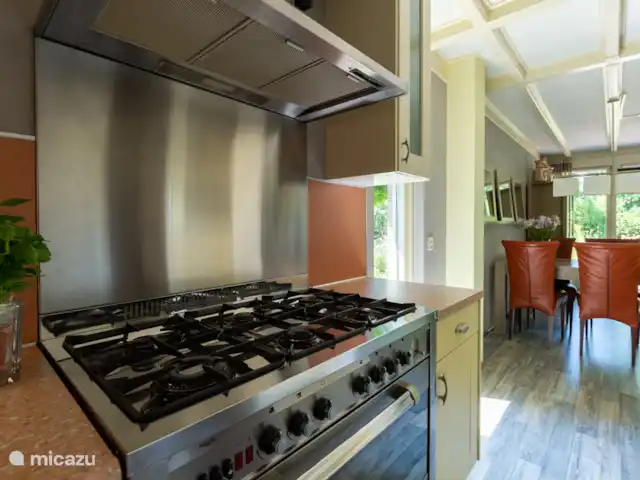Gasfornuis en grote oven